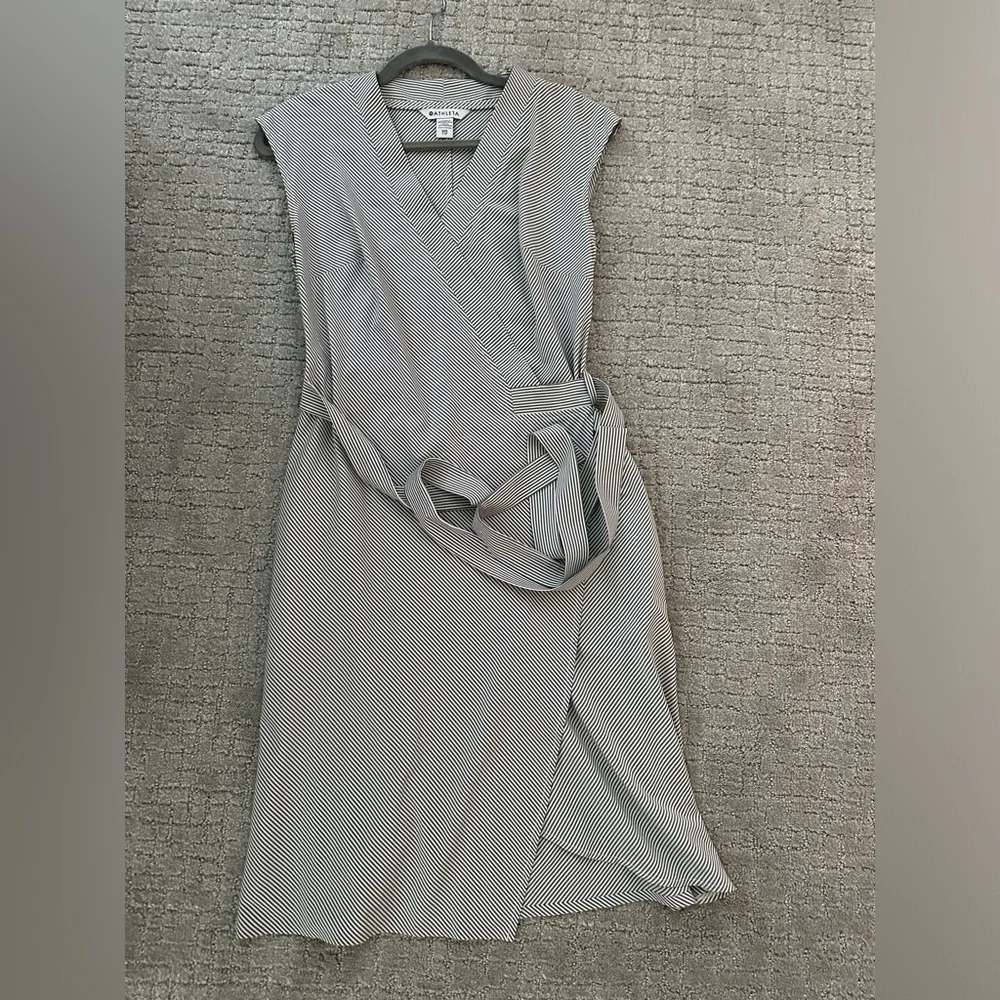 Athleta Newport Wrap Dress,City Stripe Black/Sea Salt SIZE XXS, EUC - Picture 3 of 9